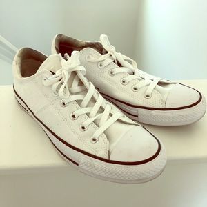 Women’s converse size 10